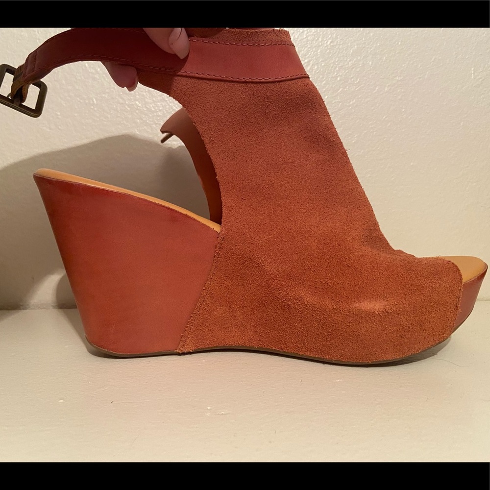 Burnt orange korkease won’t once